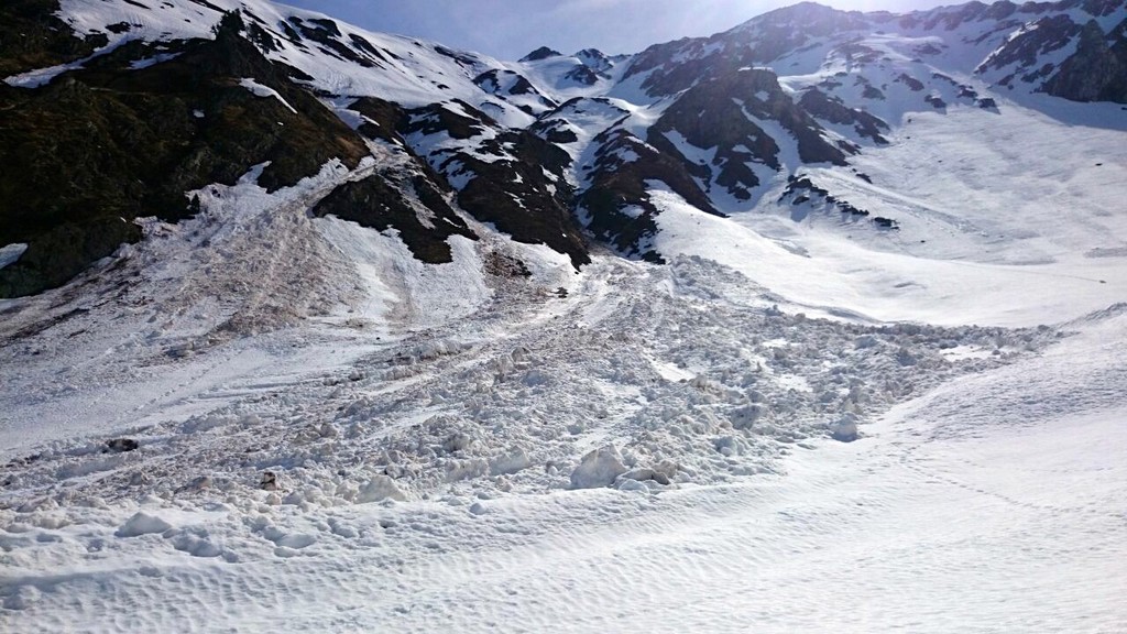 Alud caído desde la zona del pico Arnousse